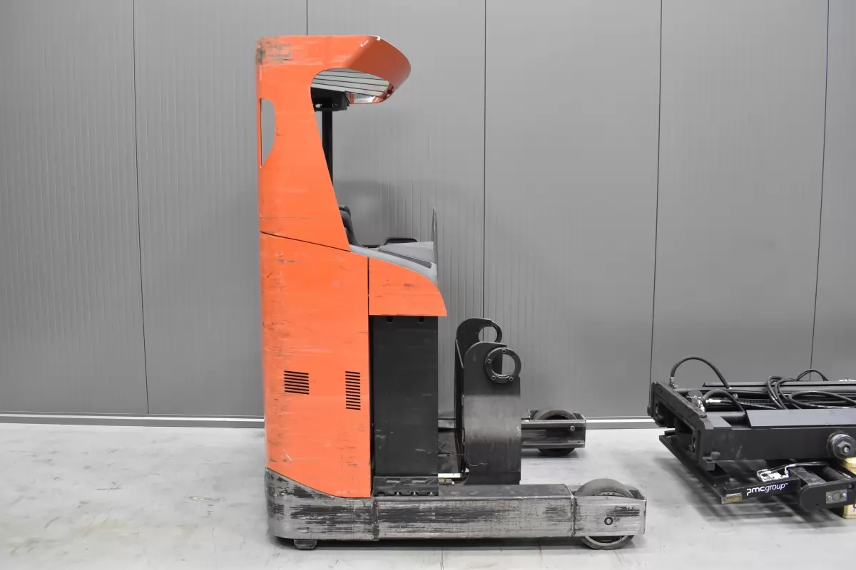 Xe nâng điện Reach Truck 1.6 tấn Toyota RRE160HR
