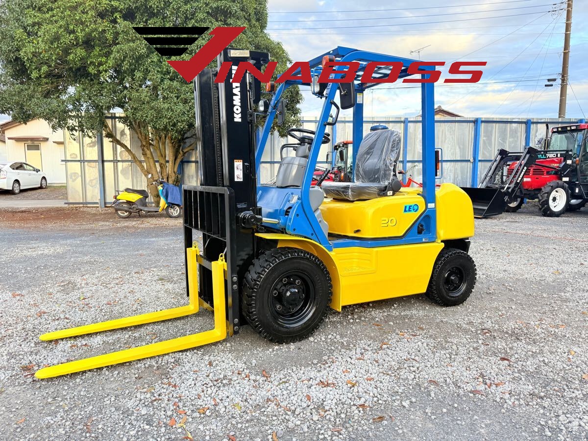 Việc so sánh xe nâng 2 tấn dầu và điện 2 tân sẽ giúp bạn có cái nhìn khách quan