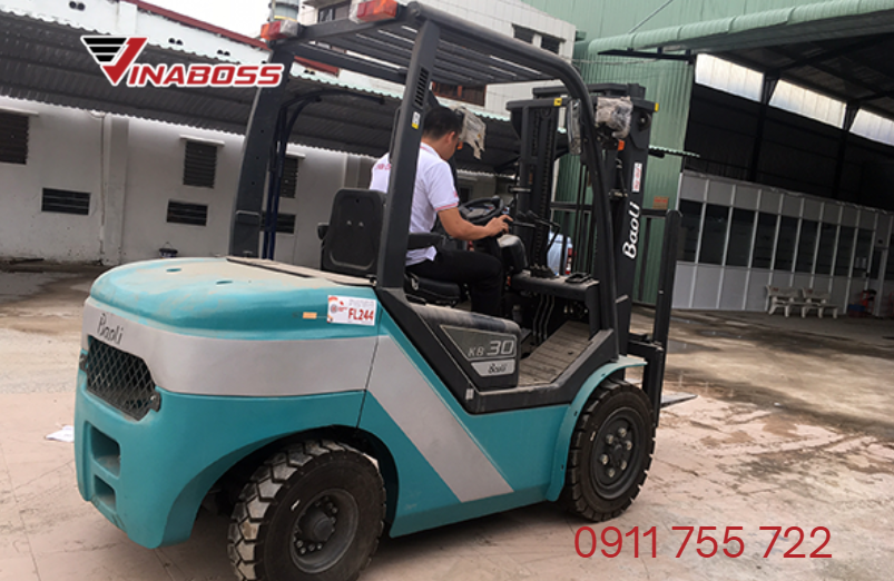 Giao xe đúng hẹn cho khách hàng thuê tại xưởng may Nhà Bè