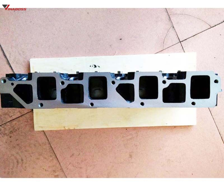 Đầu xi lanh Komatsu Model: 4D94E