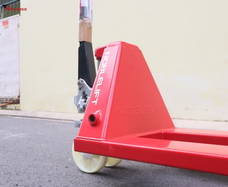 Xe nâng tay thấp càng hẹp Noblelift AC30.1 (3 tấn)