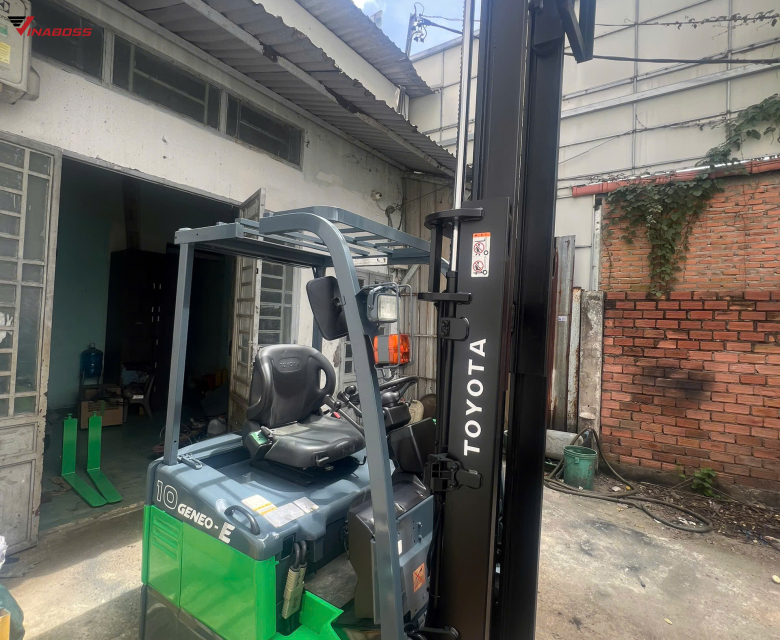 XE NÂNG ĐIỆN NGỒI LÁI TOYOTA  7FBE10