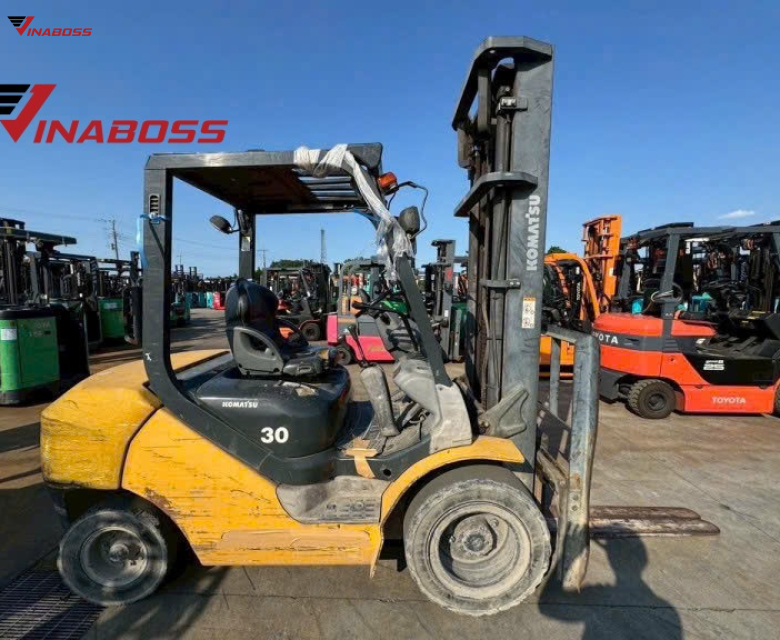 Xe nâng Komatsu FD30C-17