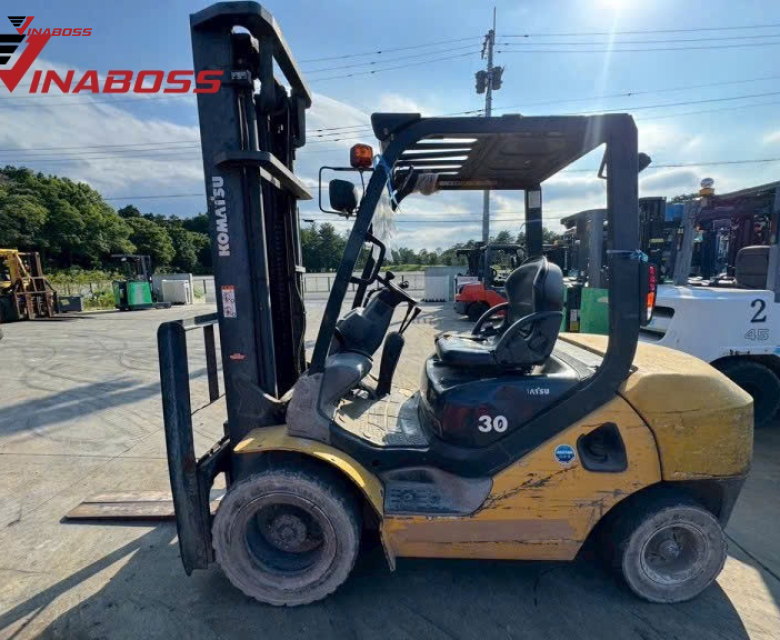 Xe nâng Komatsu FD30C-17