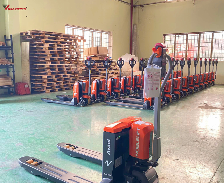 XE NÂNG ĐIỆN THẤP PWB15/20 NOBLELIFT
