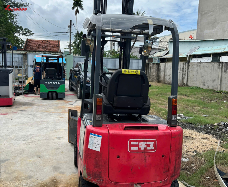 Xe Nâng Điện Kẹp Tròn Ngồi Lái NICHIYU FB18PN