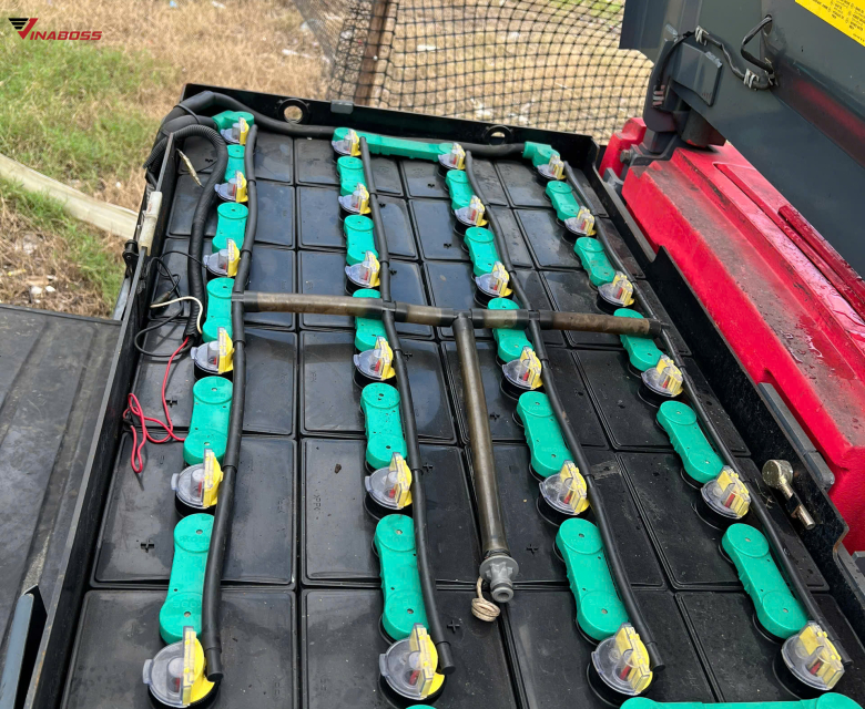 Xe Nâng Điện Kẹp Tròn Ngồi Lái NICHIYU FB18PN