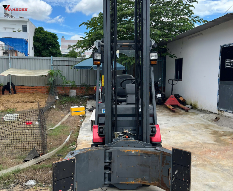 Xe Nâng Điện Kẹp Tròn Ngồi Lái NICHIYU FB18PN