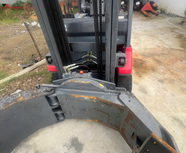 Xe Nâng Điện Kẹp Tròn Ngồi Lái NICHIYU FB18PN