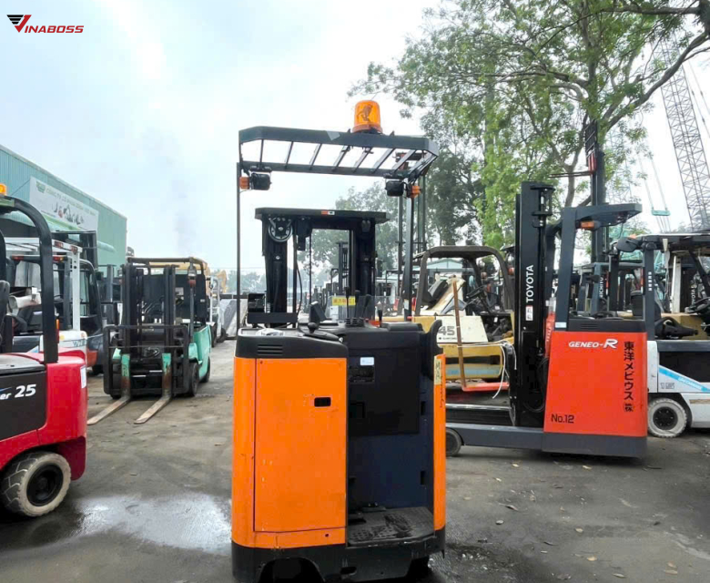 Xe Nâng Điện Đứng Lái 1.800kg TOYOTA 7FBR18