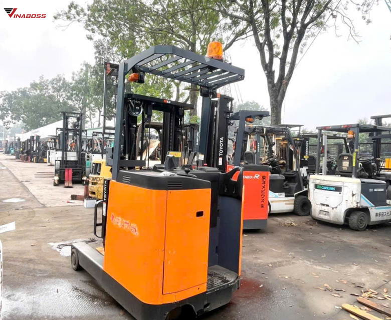 Xe Nâng Điện Đứng Lái 1.800kg TOYOTA 7FBR18