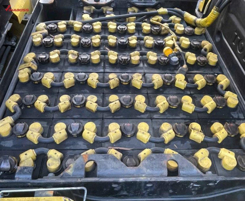 Xe Nâng Điện Ngồi Lái TOYOTA 8FB30