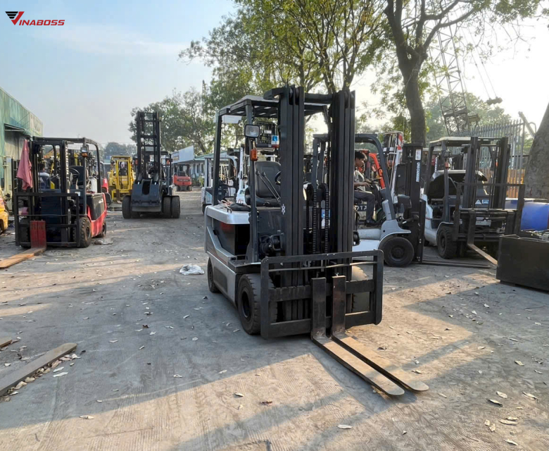 Xe Nâng Điện Ngồi Lái NISSAN P1B2R20